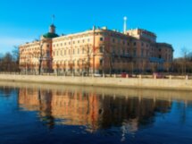 «Дом, в котором я живу»: прогулка по архитектурным стилям Петербурга с психологом