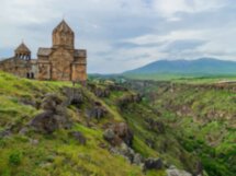 История и монастыри, кухня и шашлыки