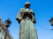 Путеводитель Гоголя: литературная экскурсия по Петербургу