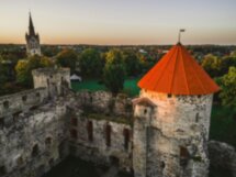 Замки и парки — в Цесис из Риги