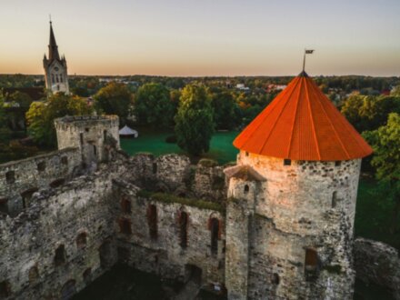 Замки и парки — в Цесис из Риги