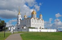 Древние уголки Владимира и Суздаля вместе с историком