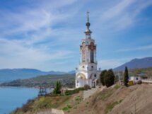 Экскурсия+треккинг: Сырные скалы, водопад Джур-Джур и храм-маяк