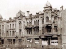 По Хабаровску — на ретроавтомобиле!