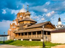 Свияжск, Раифа и Храм всех религий — на автобусе и катере