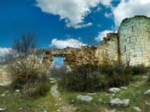 Сюйреньская крепость и Челтер-Коба: Средние века в крымских горах