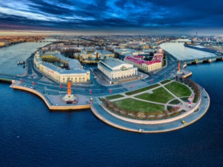На частном катере по Петербургу с гидом!