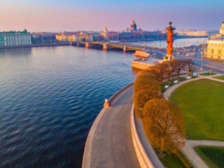На частном катере по Петербургу с гидом!