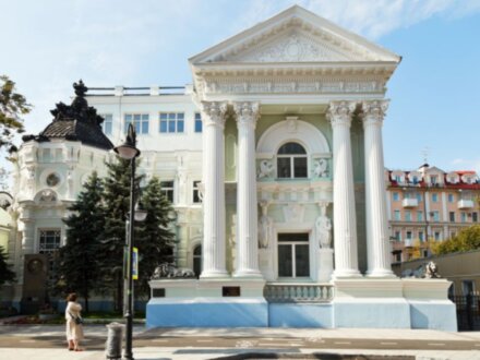 К купцам — в сиренево-черемуховое Замоскворечье