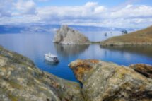 Отпуск на Байкале: песчаные пляжи, лазурные бухты, острова и скалы