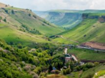 От Замка коварства и любви до Медовых водопадов на велосипеде