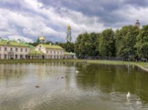 Сергиев Посад: возле стен монастырских
