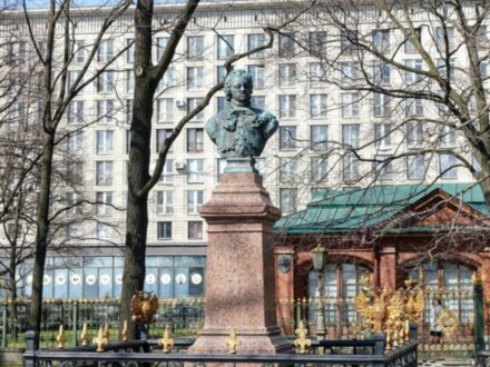 Вперед в прошлое: семейная прогулка-квест по Петроградской стороне