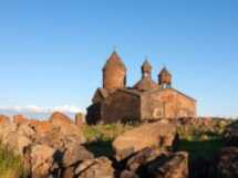 Архитектура и великие святыни средневековых монастырей