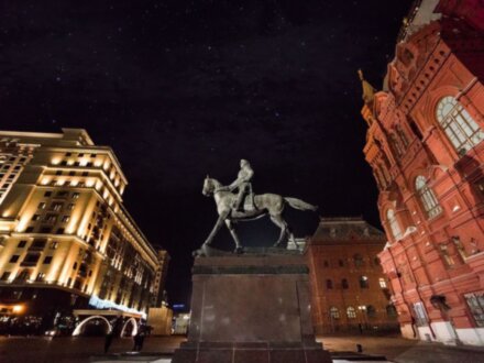 По Москве в очках виртуальной реальности!