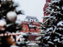 По Москве в очках виртуальной реальности!