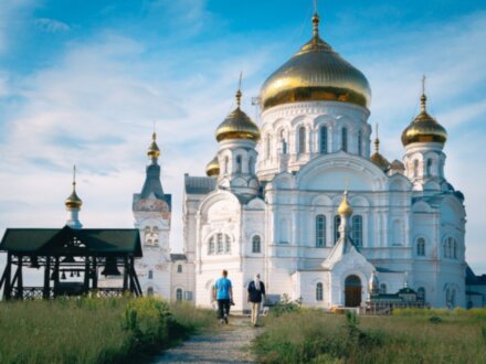 4 в 1: рассвет в Белогорском монастыре, Кунгурская пещера, скала Ермак и колокольня
