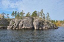 Ладожские шхеры, залив Сумерианлахти и пещера: прогулка на лодке