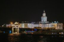 Ночной круиз на развод мостов с концертом