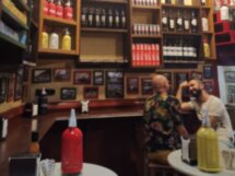 Прогулка по старинным вермутериям в Барселоне