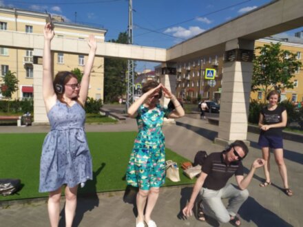 Слушая Петрозаводск: спектакль-прогулка в наушниках