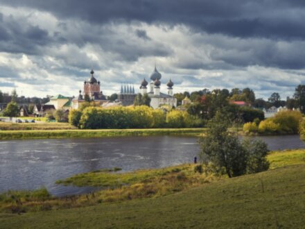 Тихвинский Богородичный Успенский монастырь: дом Пречистой Богоматери