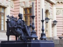 Детская экскурсия вокруг Михайловского замка