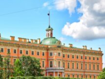 Детская экскурсия вокруг Михайловского замка
