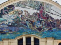 Между роскошью и тоской: романтичные истории на улицах Москвы