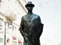Между роскошью и тоской: романтичные истории на улицах Москвы