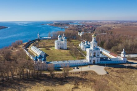 Хутынский и Юрьев монастыри — древние святыни Великого Новгорода