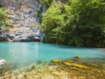 На внедорожниках — к красавице-Рице и великану Гегскому водопаду