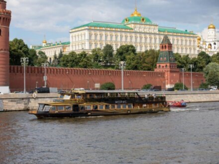 Речная прогулка на дизайнерском теплоходе «Морис» от Устьинского моста