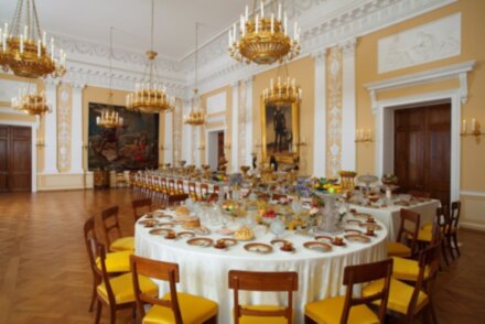 В Петергоф на метеоре: экскурсия по Нижнему парку, Екатерининскому корпусу и гротам