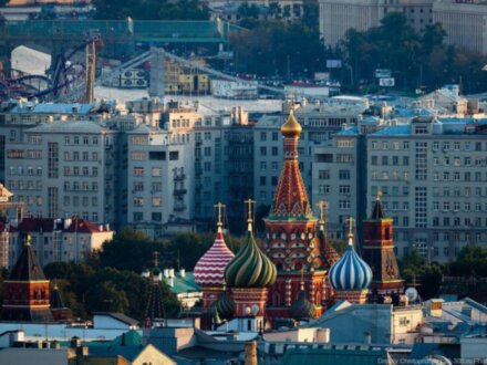 Скетчинг с художником на крыше и набережной Москвы