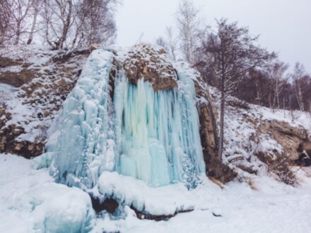 Аскинская ледяная пещера и водопад Мужские слёзы