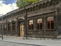 Андерграунд Гюмри: от дверей до стрит-арта