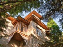 Романтика дворцов Крыма: имение княгини Гагариной и Карасан