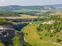 Из Балаклавы — в пещерные города и монастыри Крыма!