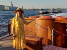 По рекам и каналам Петербурга — на теплоходе