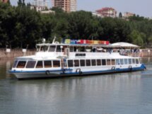 Часовая прогулка на теплоходе по великому Дону
