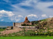 Хор Вирап, Нораванк и Арени — лучшее на юге Армении