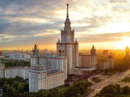МГУ: изнутри и снаружи