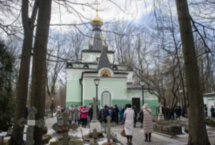 К Ксении Петербургской на Смоленке: о почитаемой святой и не только