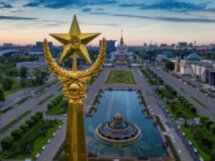 По ВДНХ с гидом-историком