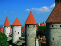 Прогулка вдоль крепостной стены