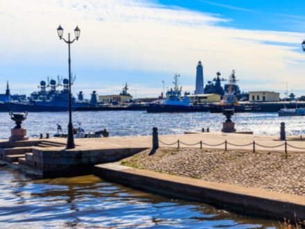 Морской Кронштадт: большая прогулка на катере с высадкой на форт