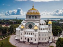 Экскурсионный тур: Санкт-Петербург, Петергоф, Кронштадт и программа на выбор