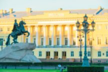 Однодневная групповая экскурсия по Петербургу и Петергофу на автобусе