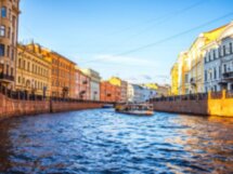 На уютном теплоходе по рекам и каналам Петербурга